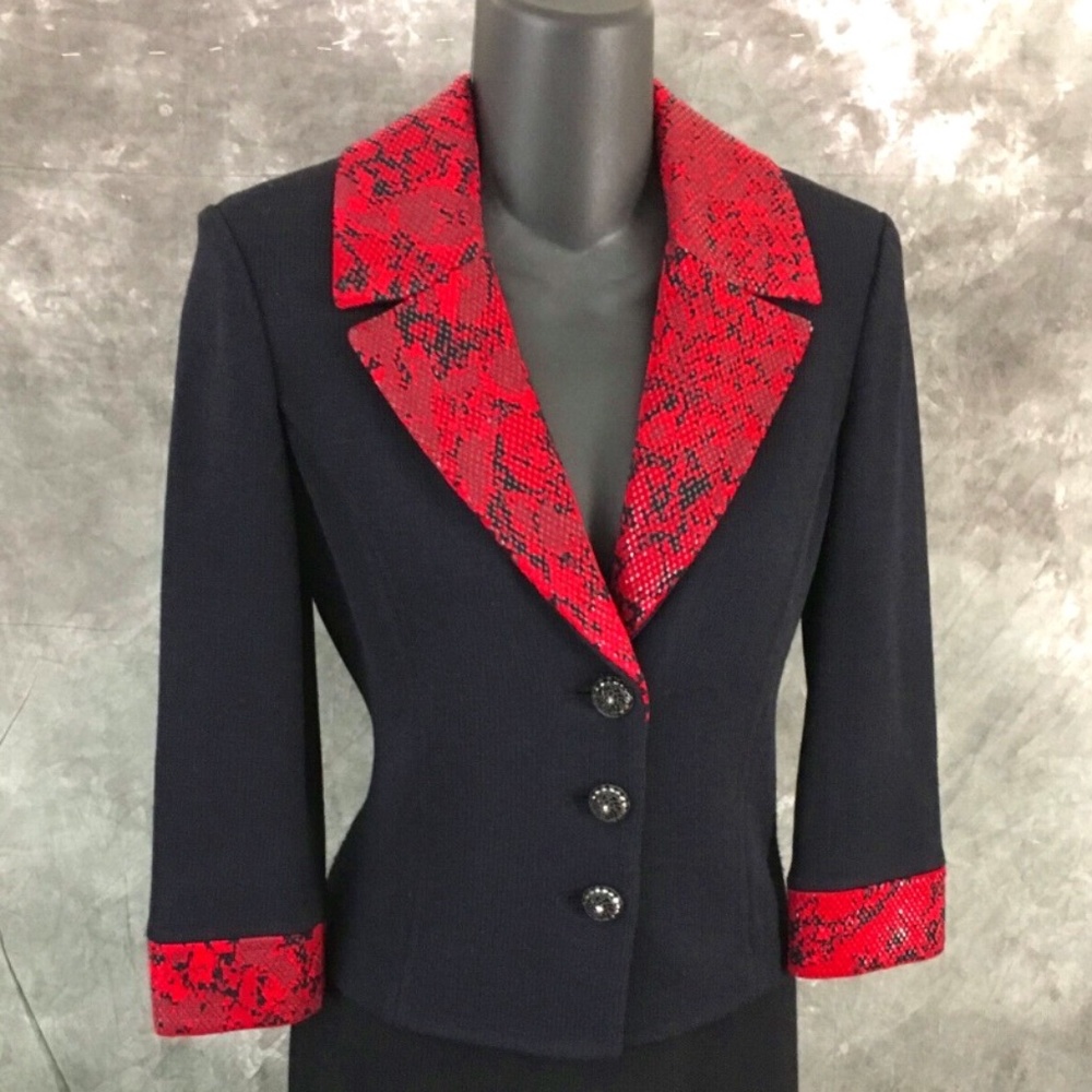 NWT ST JOHN SUIT SZ 12